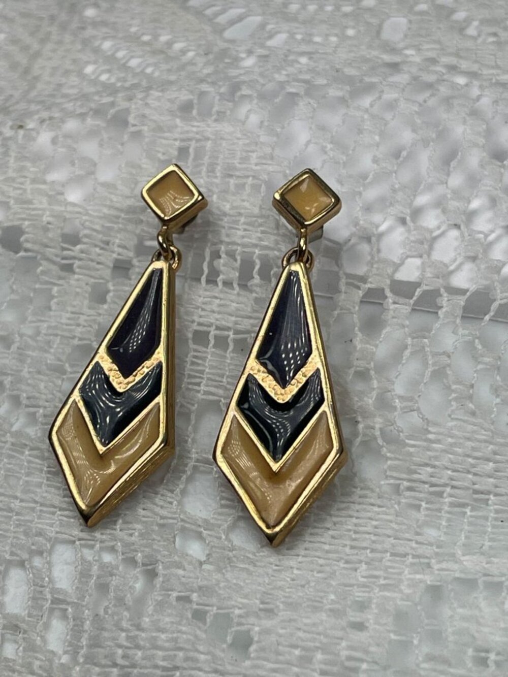 Vintage Park Lane Drop Earrings Gold-Tone Chevron Design Beige & Black Enamel Ge - Picture 7 of 13